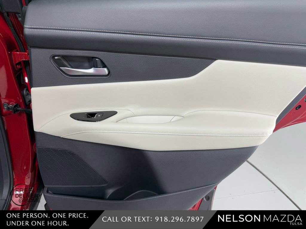 Used 2025 Nissan Murano SL image 38