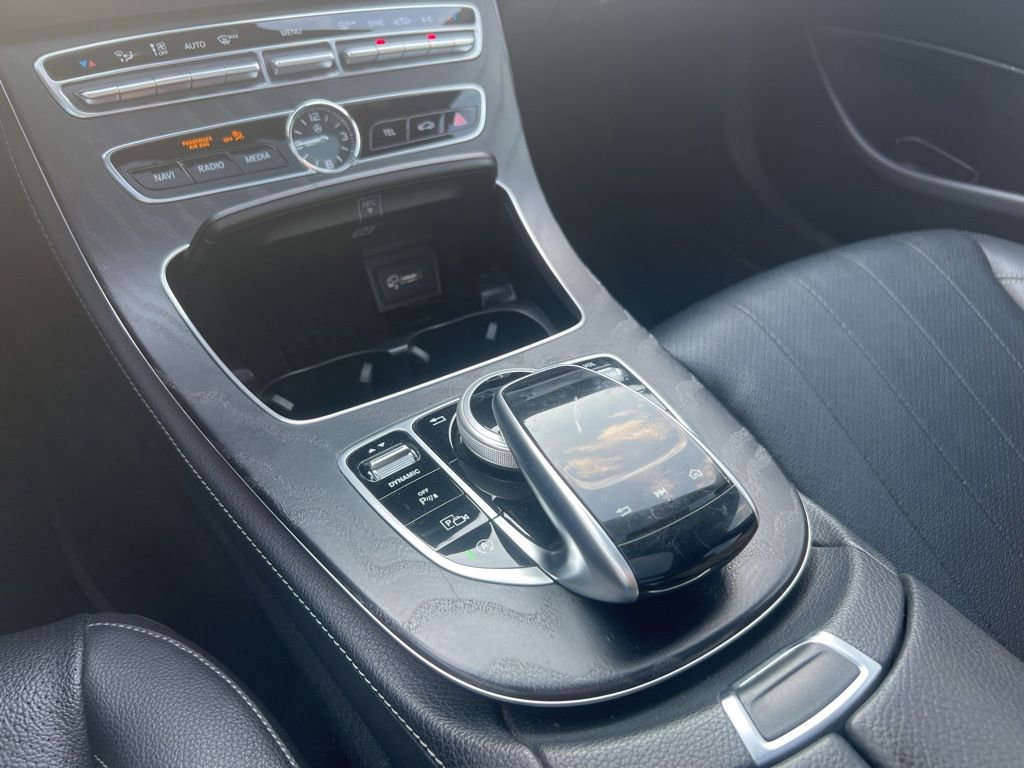 Used 2019 Mercedes-Benz E 300 image 4
