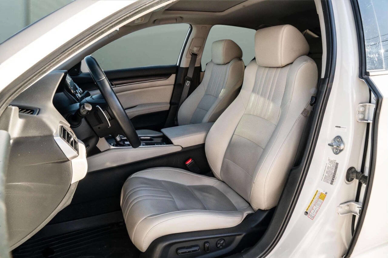 Used 2018 Honda Accord Touring image 5