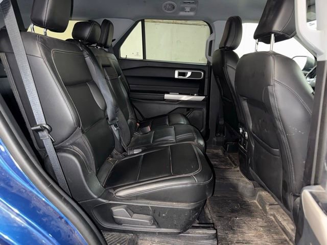 Used 2022 Ford Explorer XLT w/ Equipment Group 202A AWD/4WD image 22