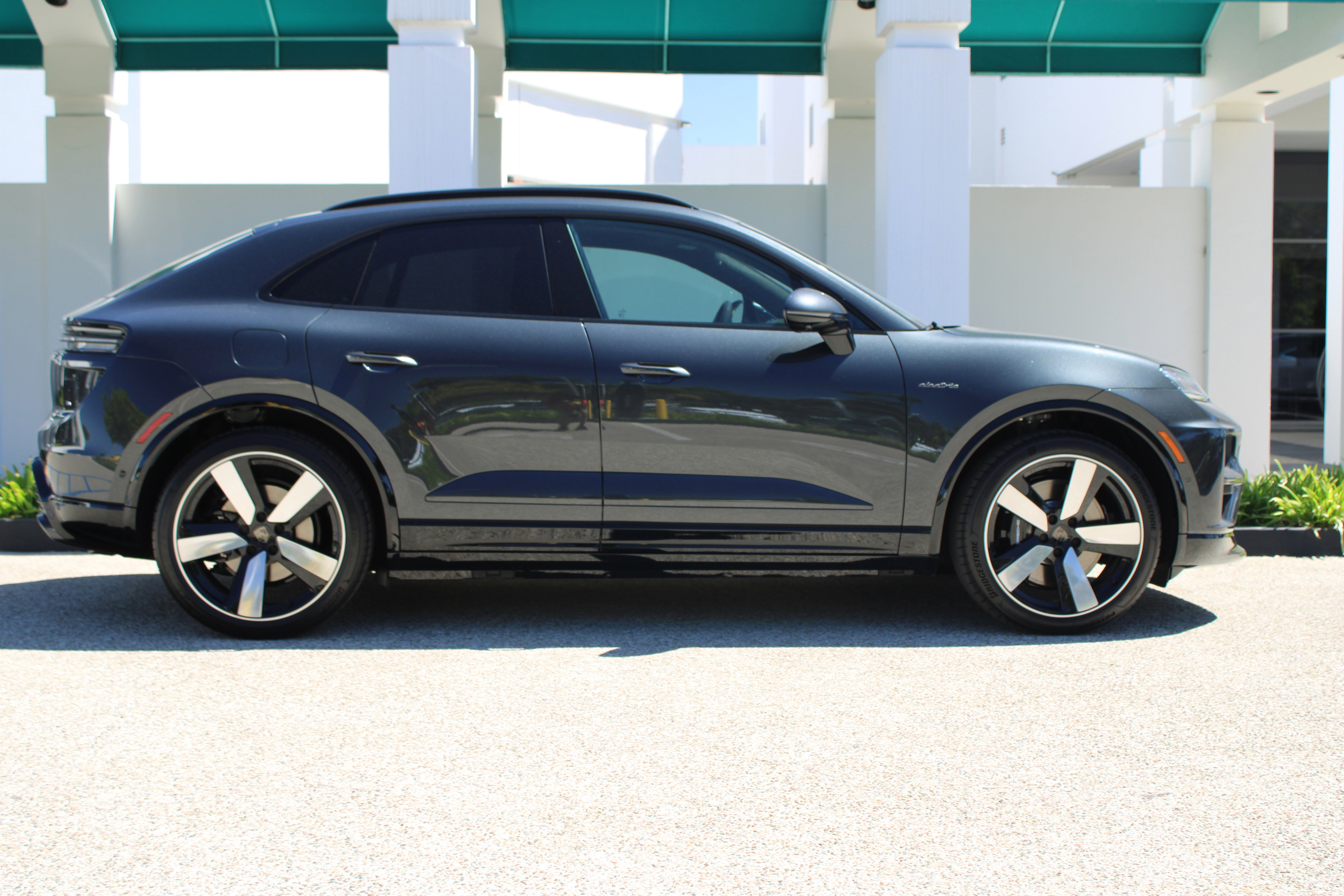 New 2025 Porsche Macan Turbo Electric image 8