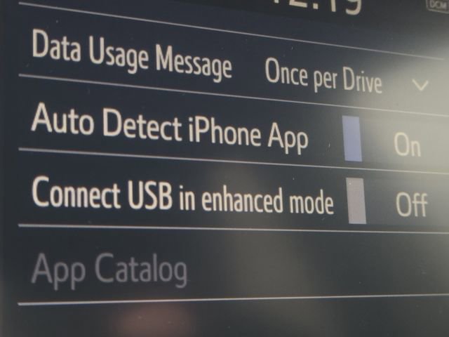 Used 2019 Toyota RAV4 LE image 5