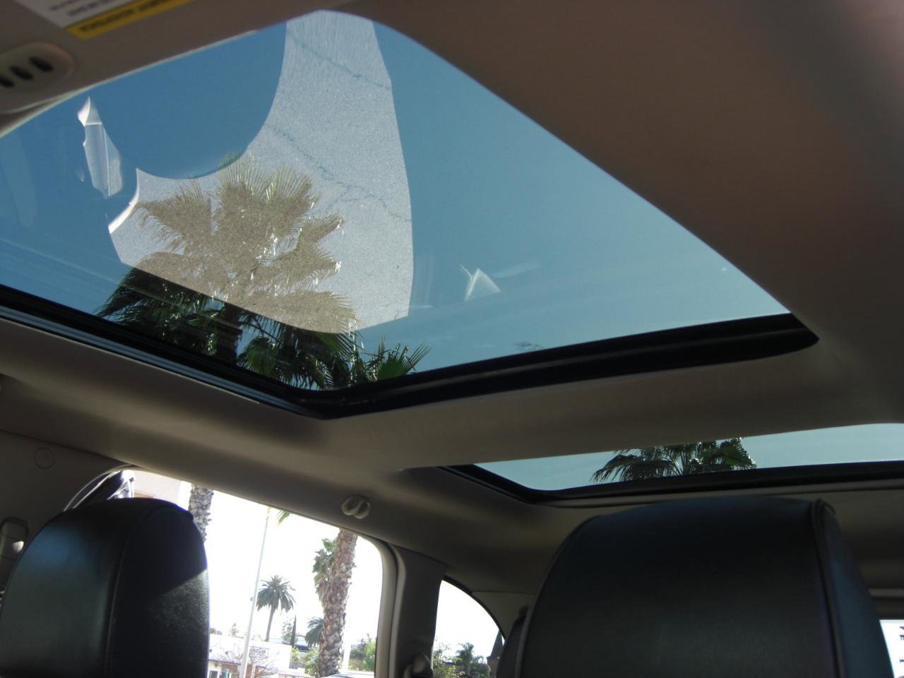 Used 2015 Lincoln MKX AWD 4dr w/ Equipment Group 102A image 23