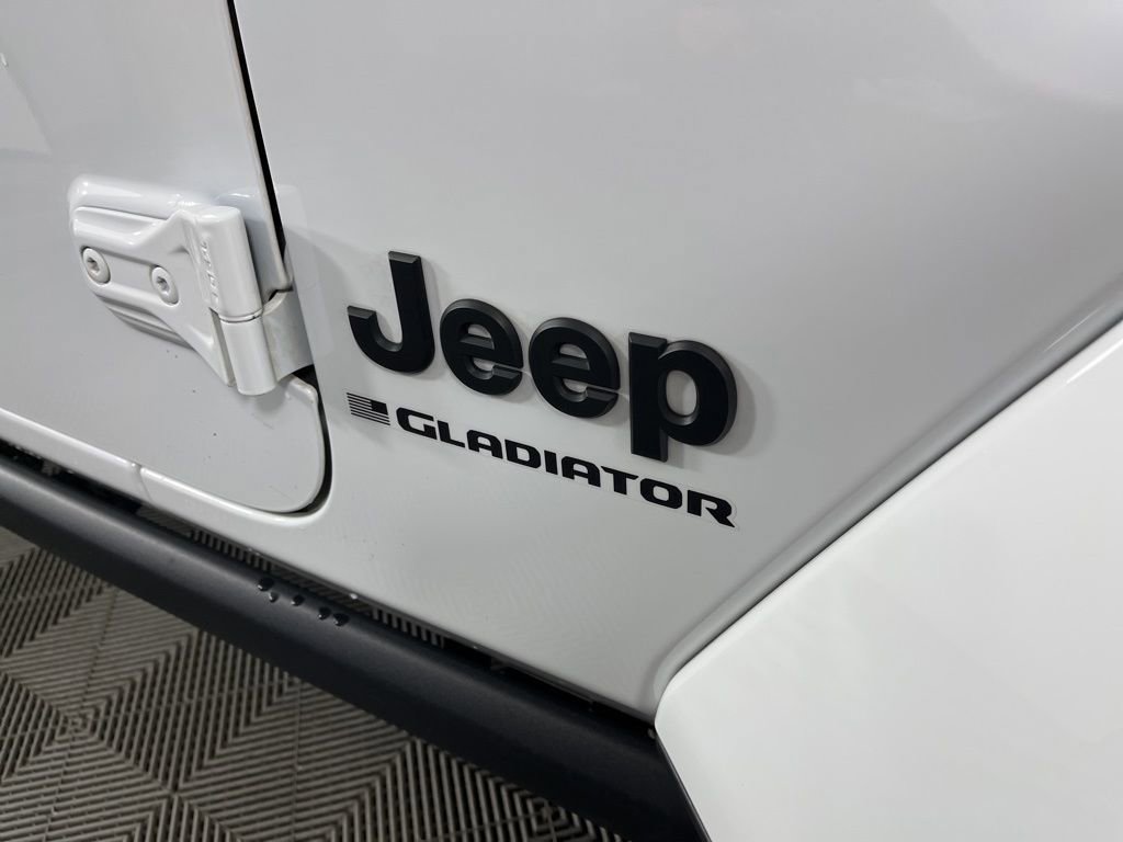 Used 2024 Jeep Gladiator Sport image 3