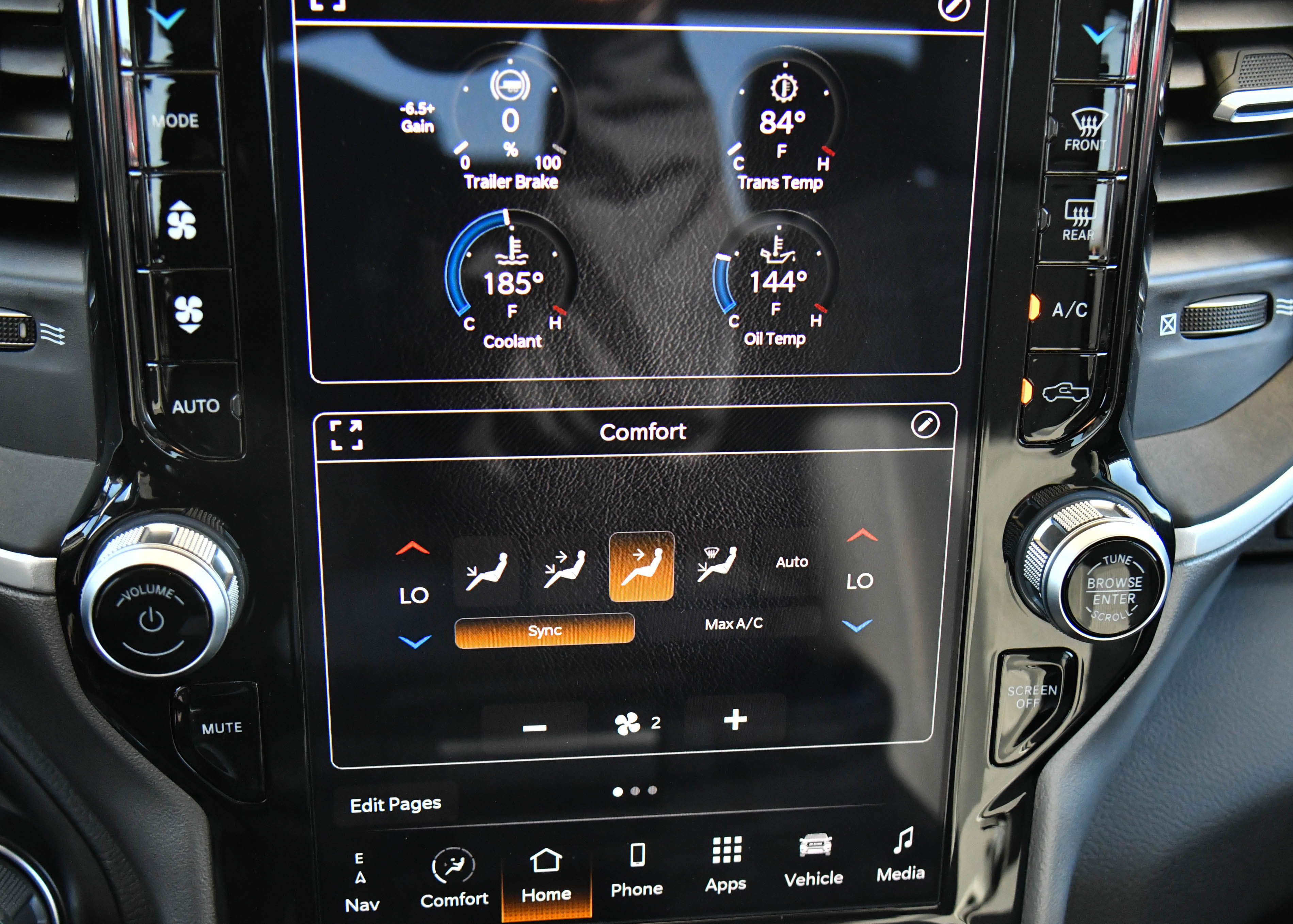 Used 2024 RAM 2500 Big Horn w/ Night Edition AWD/4WD image 26