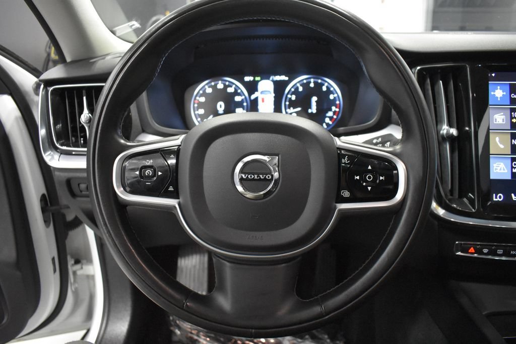 Used 2020 Volvo S60 T6 Momentum AWD/4WD image 25