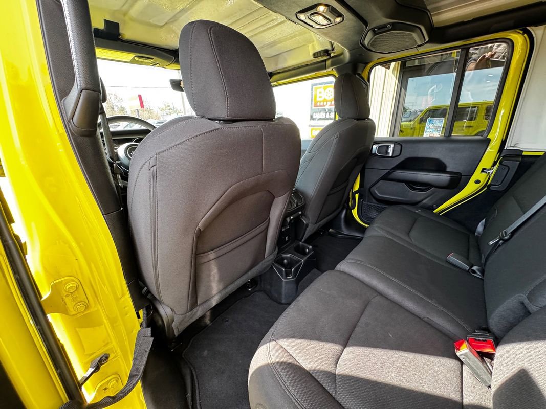 Used 2023 Jeep Wrangler Unlimited Sahara AWD/4WD image 40
