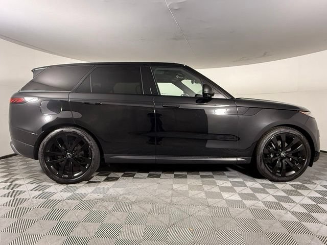 Certified 2025 Land Rover Range Rover Sport SE AWD/4WD image 9