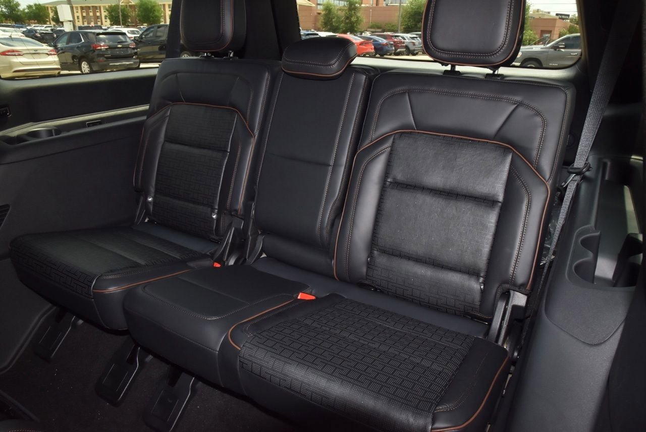 New 2026 Lincoln Navigator L Black Label AWD/4WD image 13