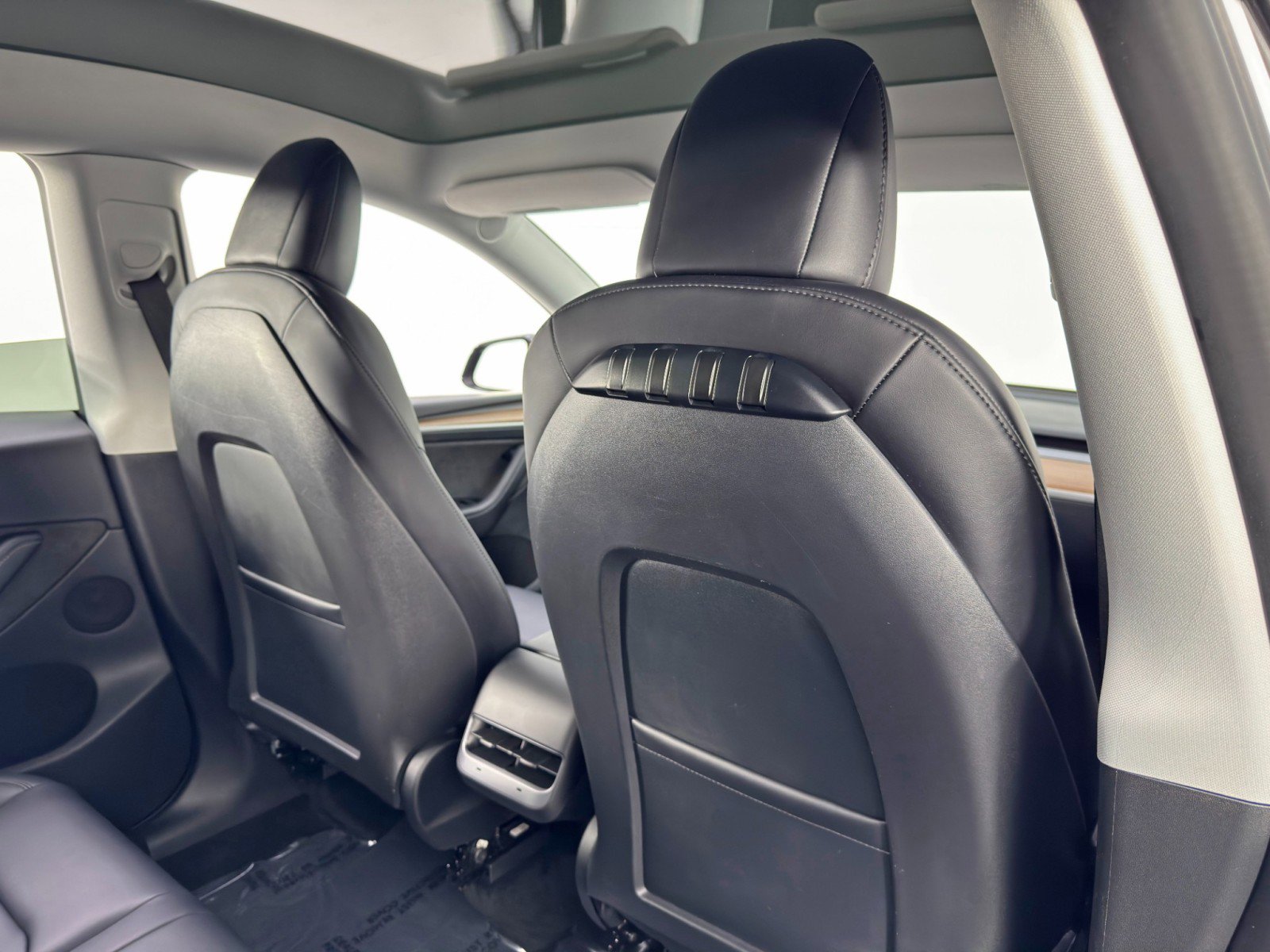 Used 2023 Tesla Model Y Performance image 36