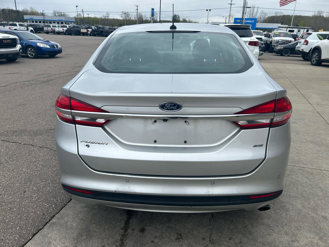 Used 2017 Ford Fusion SE w/ Fusion SE Technology Package FWD image 6