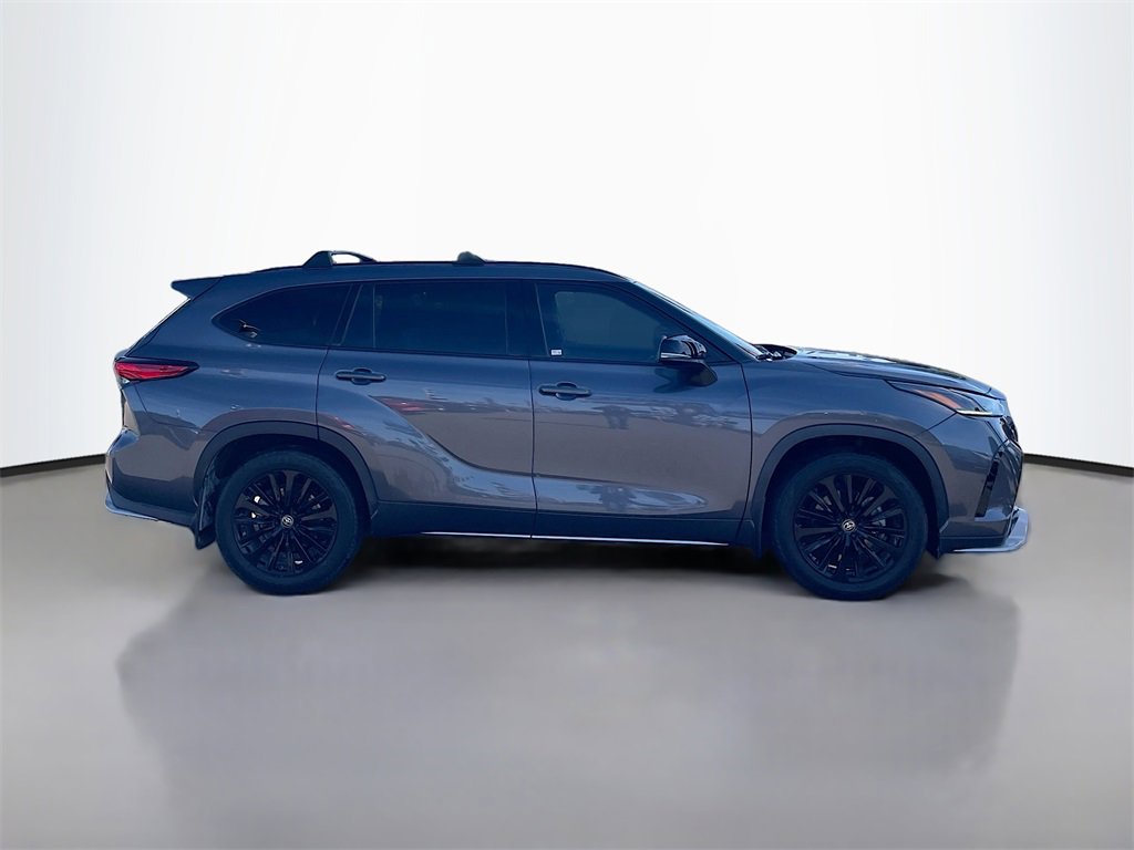 Used 2023 Toyota Highlander XSE image 8