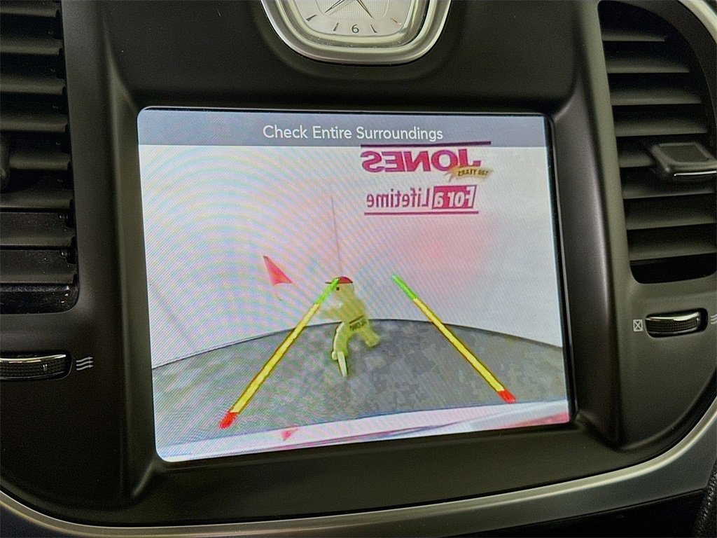 Used 2016 Chrysler 300 Limited image 5