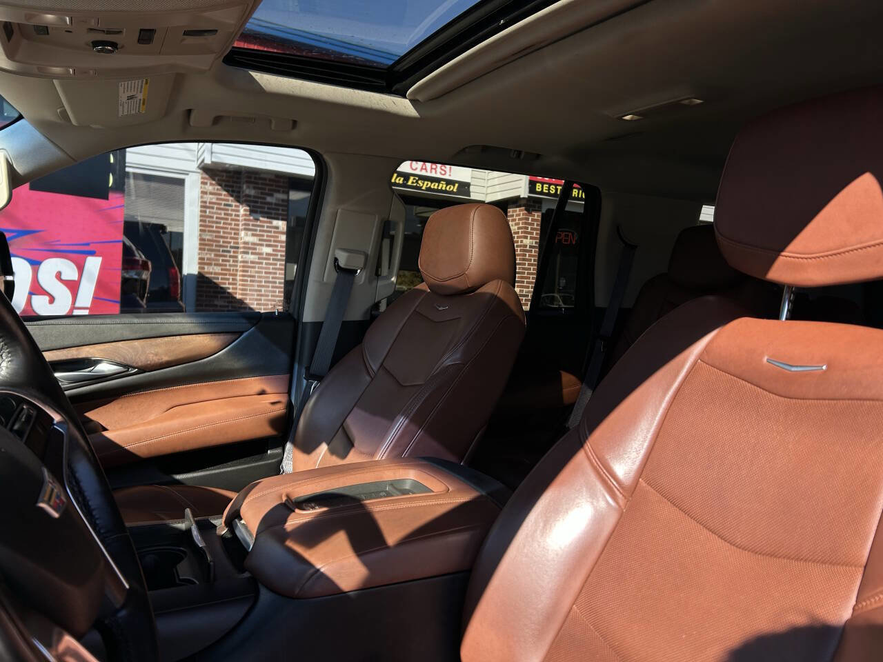 Used 2016 Cadillac Escalade Luxury image 16