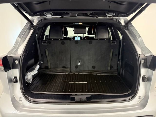 Used 2022 Toyota Highlander XSE image 9