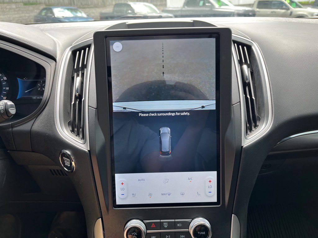 Used 2024 Ford Edge ST-Line w/ Cold Weather Package image 25