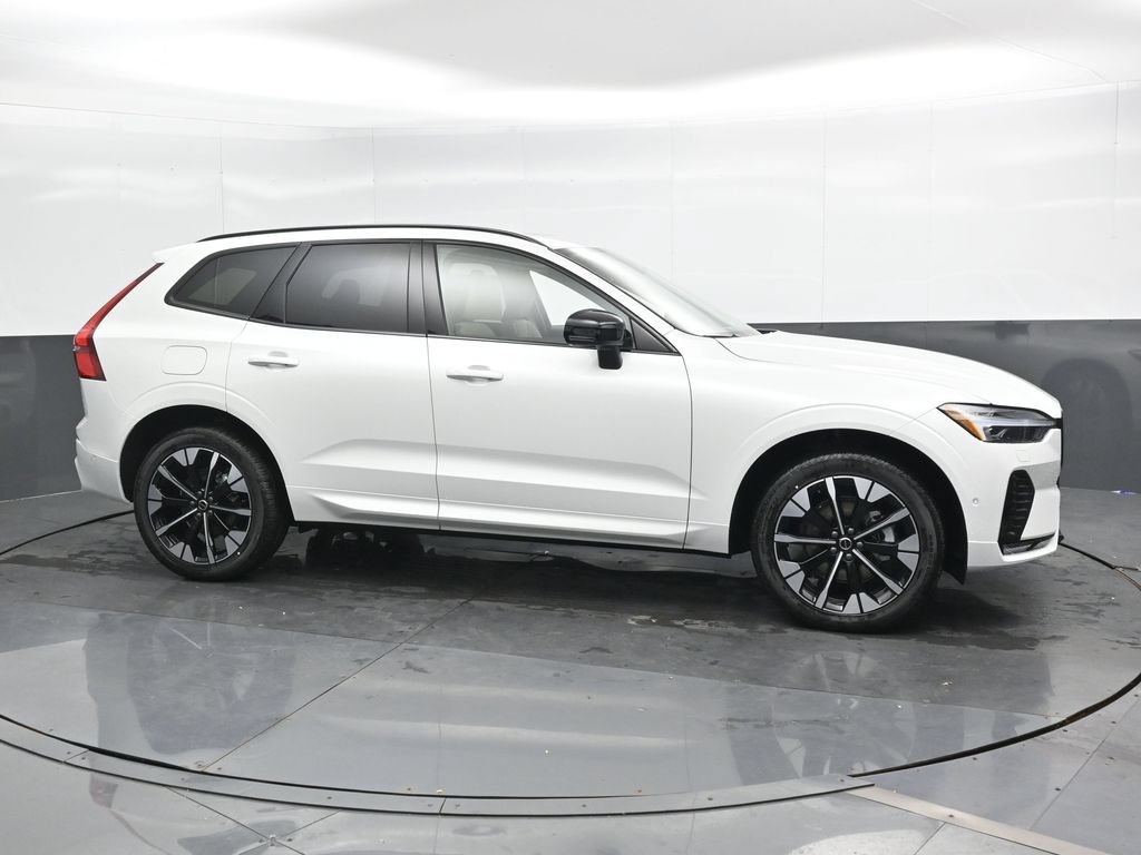 New 2026 Volvo XC60 B5 Plus w/ Climate Package AWD/4WD image 3