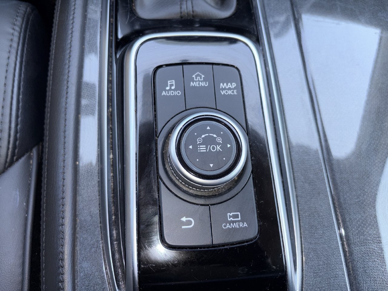 Used 2024 Nissan Armada SV AWD/4WD image 8