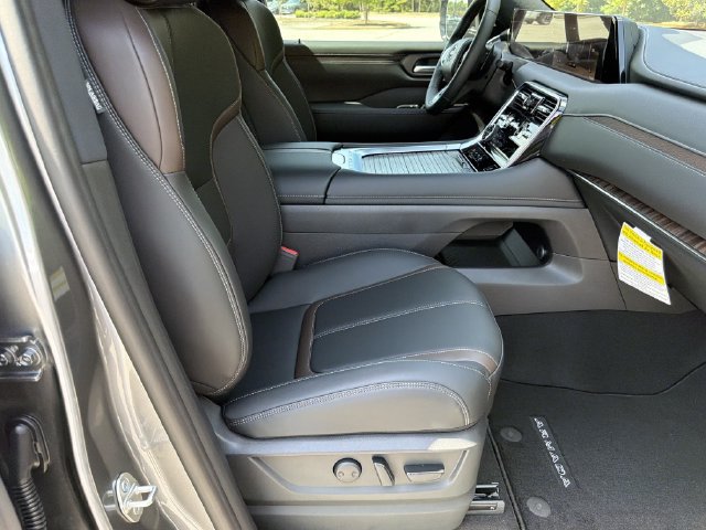 New 2026 Nissan Armada SL w/ Captain's Chari Seat Package AWD/4WD image 15