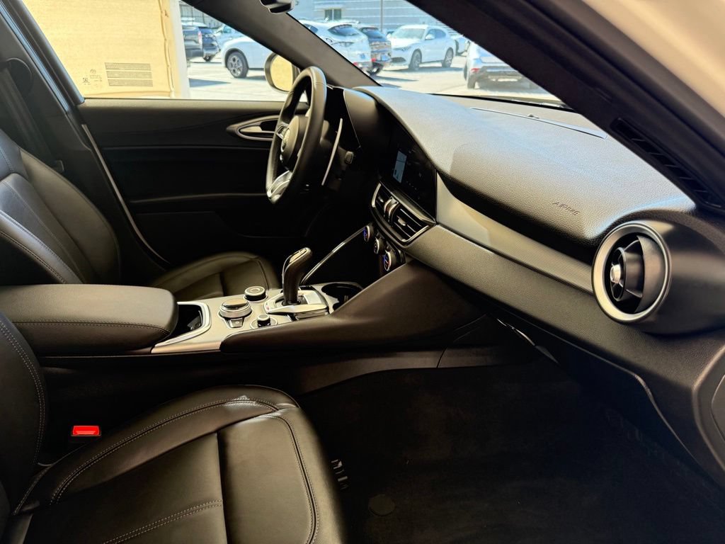 New 2025 Alfa Romeo Giulia RWD image 10
