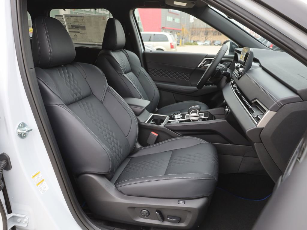 New 2025 Mitsubishi Outlander SEL Black Edition image 19
