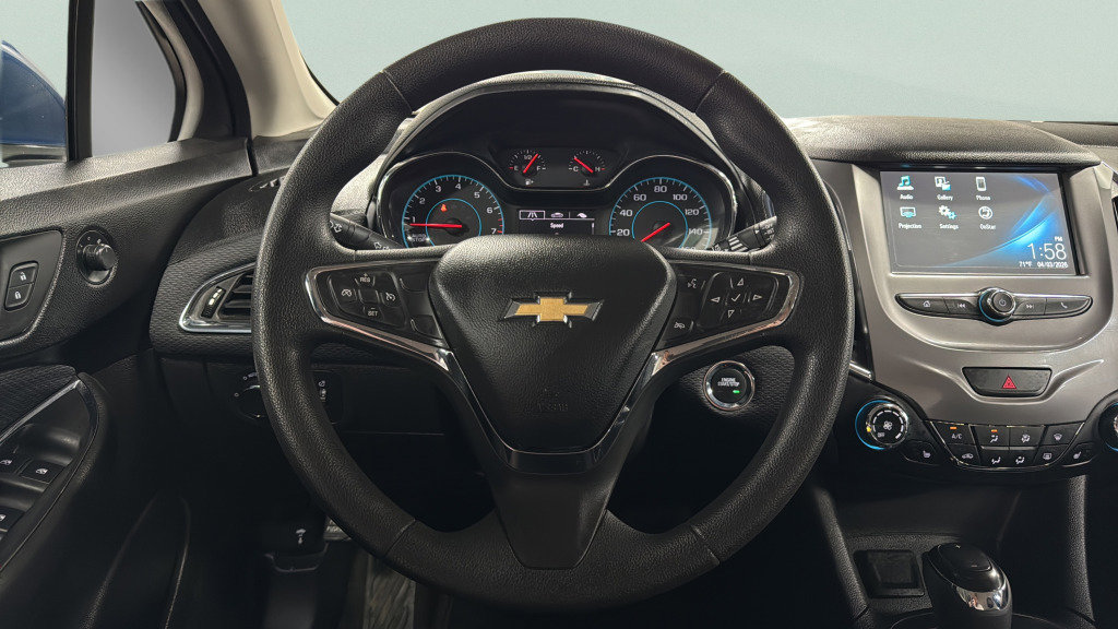 Used 2018 Chevrolet Cruze LT w/ Convenience Package image 21