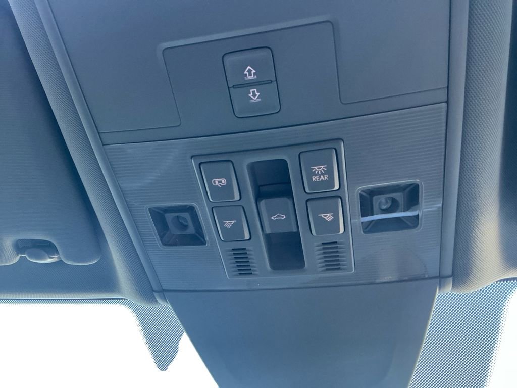 Used 2022 Volkswagen Atlas SEL Premium image 20