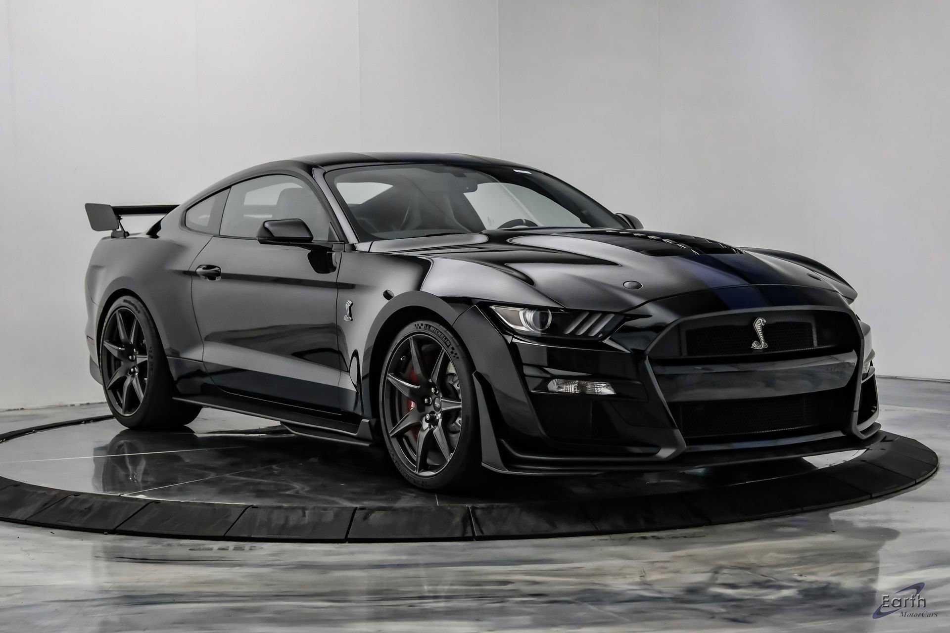 Used 2021 Ford Mustang Shelby GT500 w/ Carbon Fiber Track Pack RWD image 24