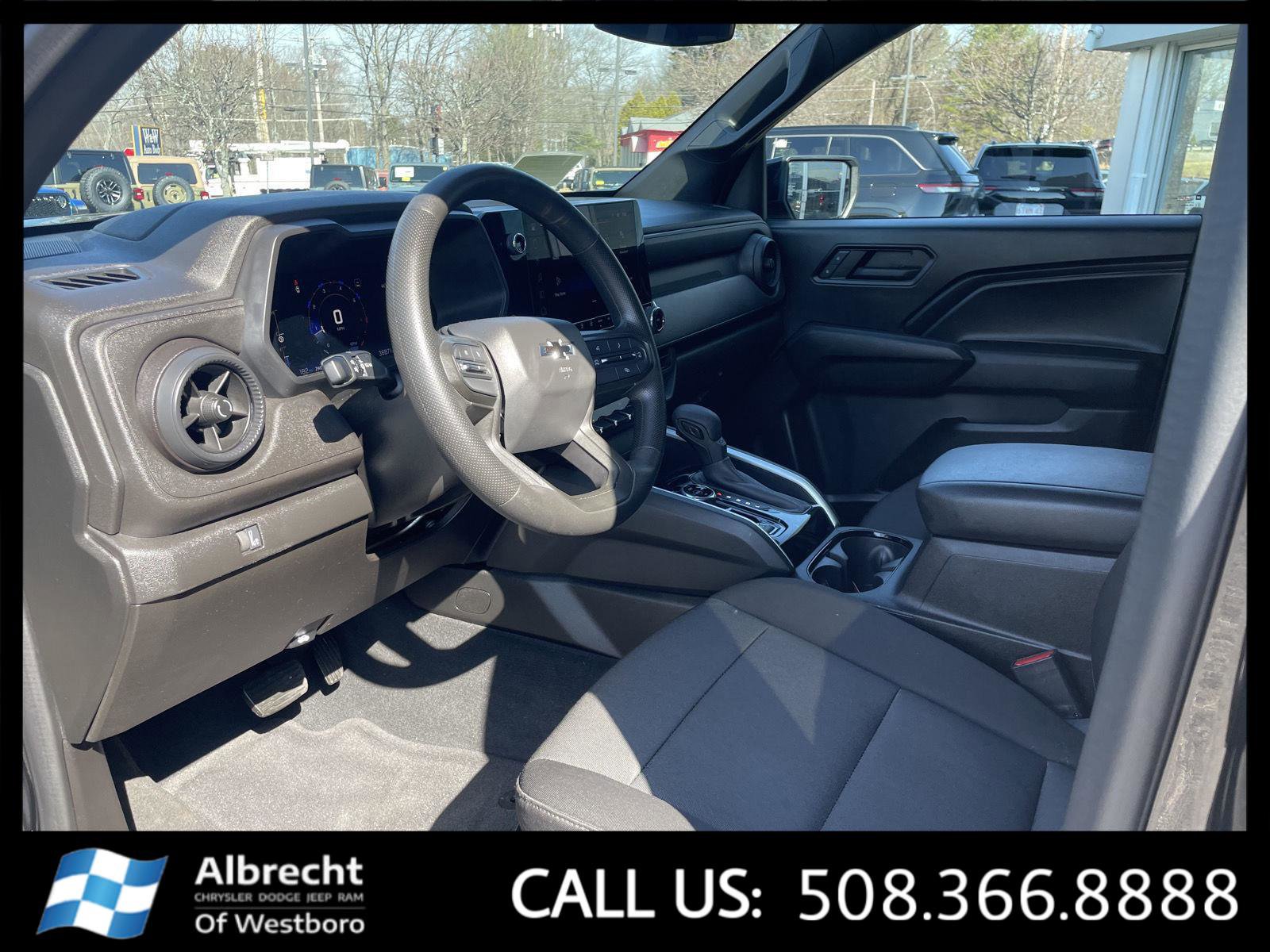Used 2023 Chevrolet Colorado Trail Boss image 9