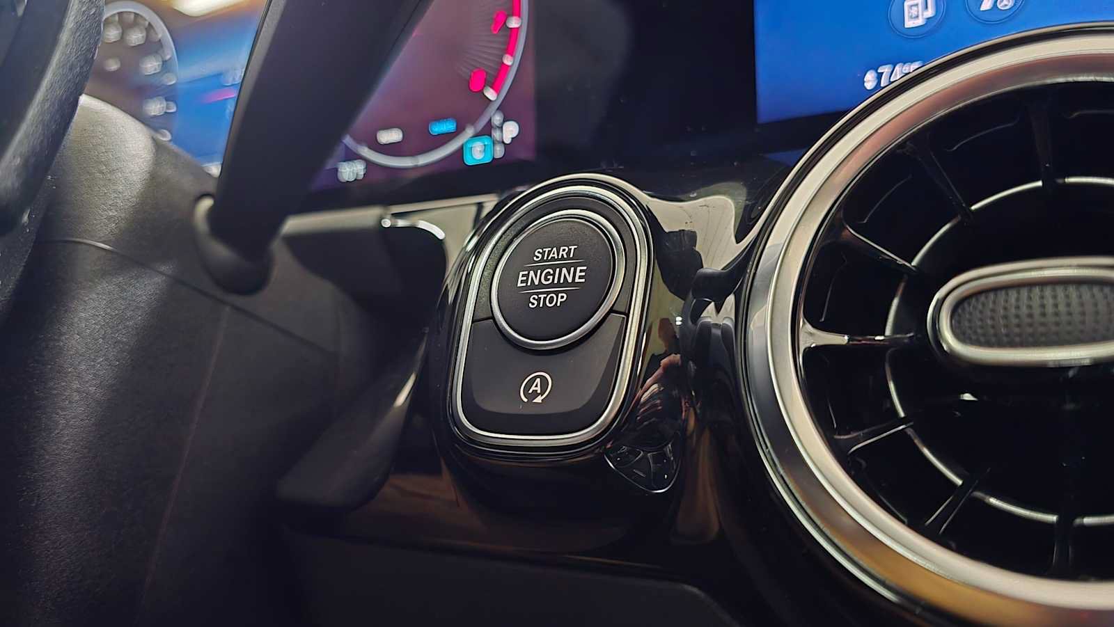 Certified 2026 Mercedes-Benz GLA 250 4MATIC image 37