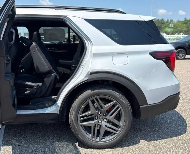 New 2026 Ford Explorer ST w/ Sun And Sound Package AWD/4WD image 33