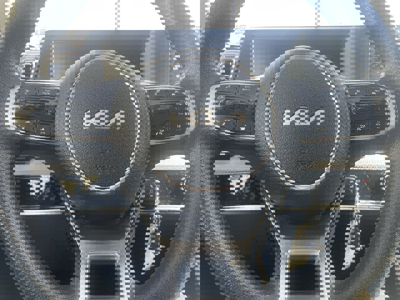 Used 2023 Kia Sportage LX image 17