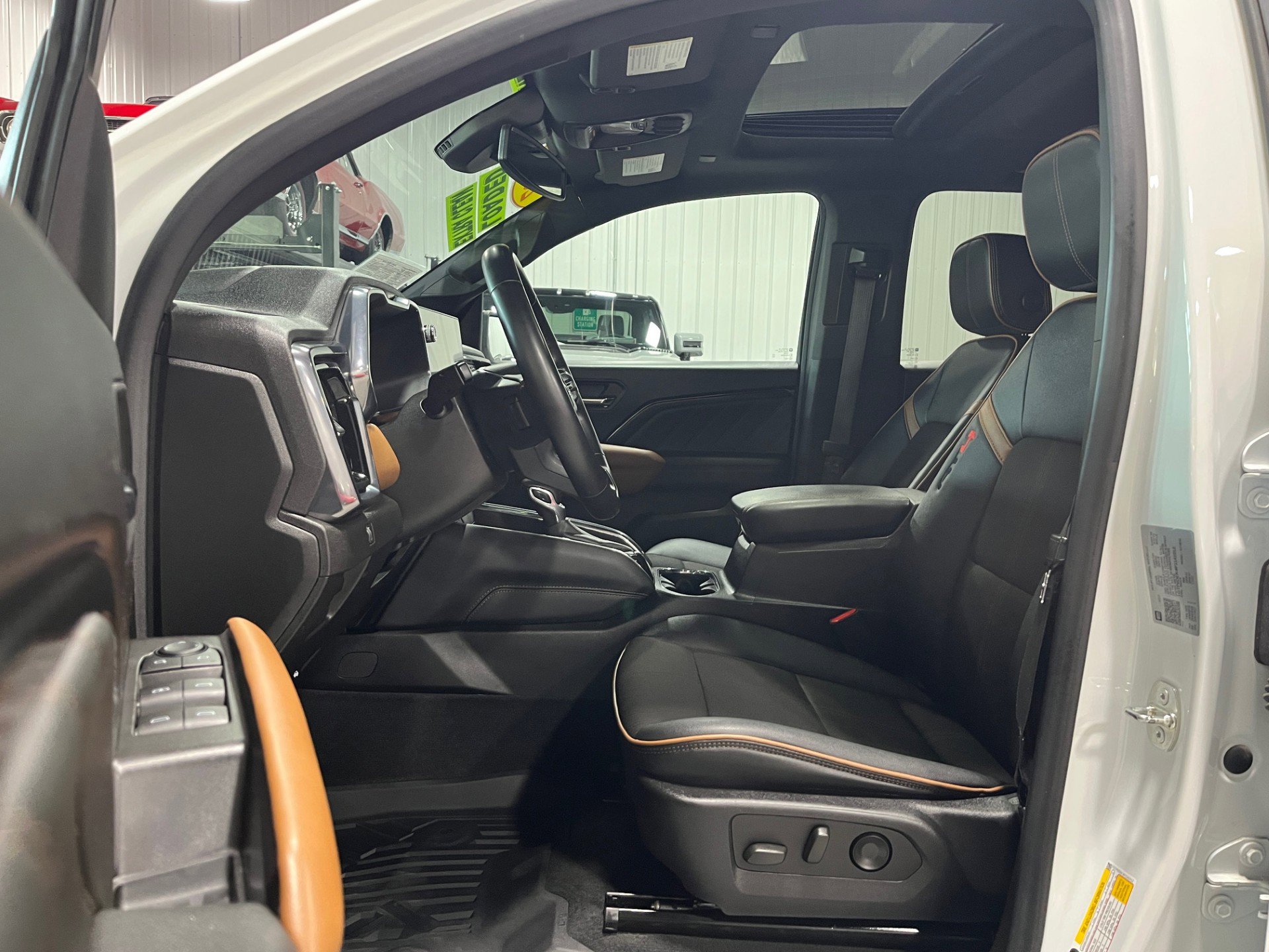 Certified 2023 GMC Canyon AT4 image 13