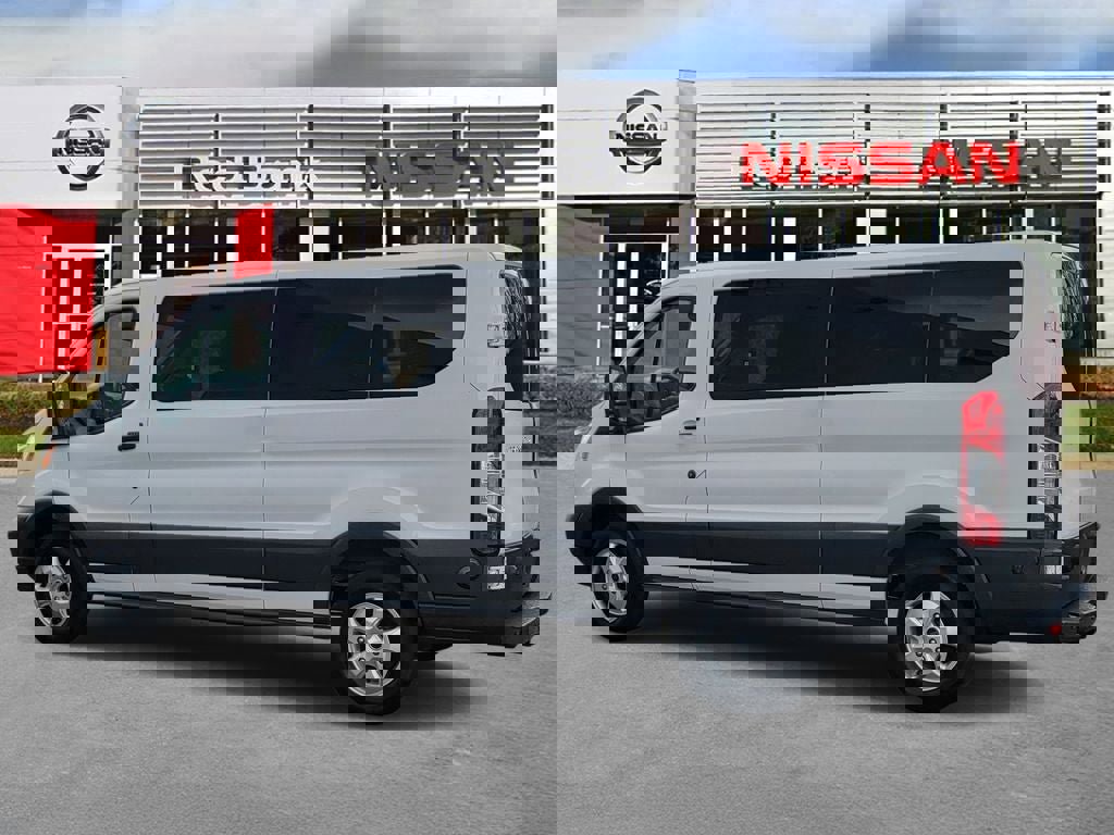 Used 2017 Ford Transit 350 XLT RWD image 5