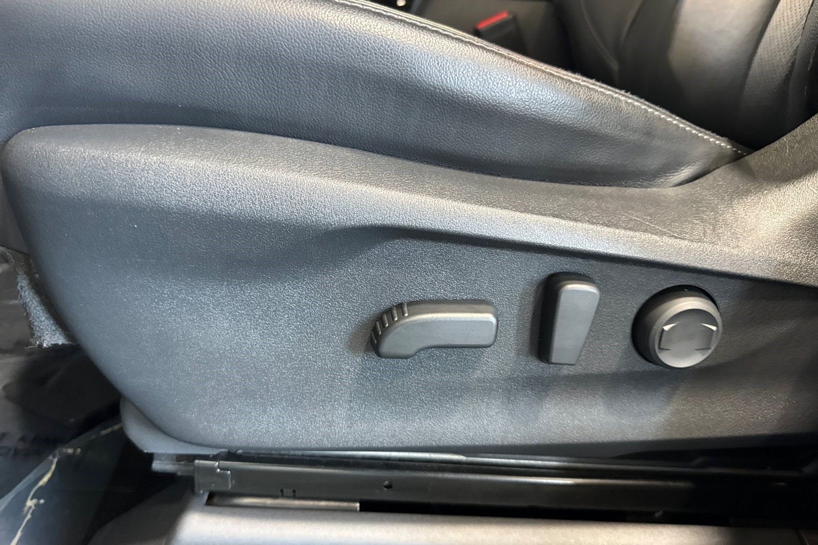 Used 2019 Subaru Ascent Limited AWD/4WD image 15