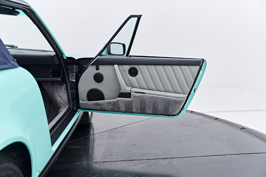 Used 1988 Porsche 911 Carrera RWD image 30