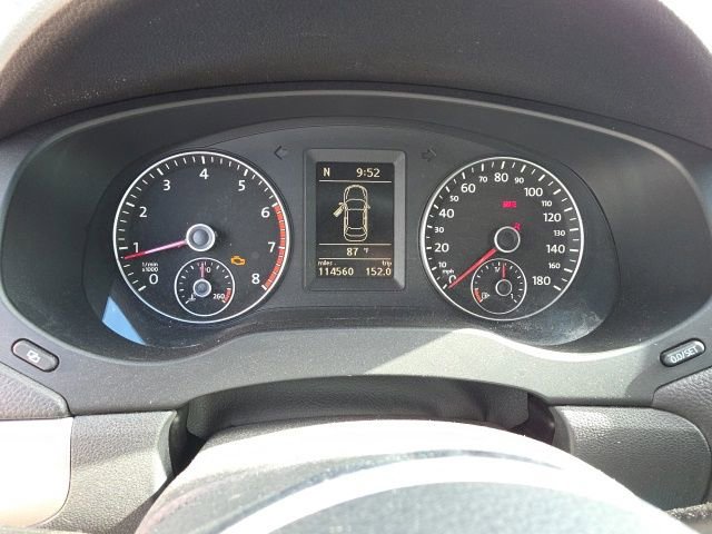 Used 2012 Volkswagen Jetta GLI FWD image 16