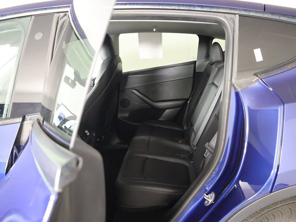 Used 2023 Tesla Model Y Long Range AWD/4WD image 34