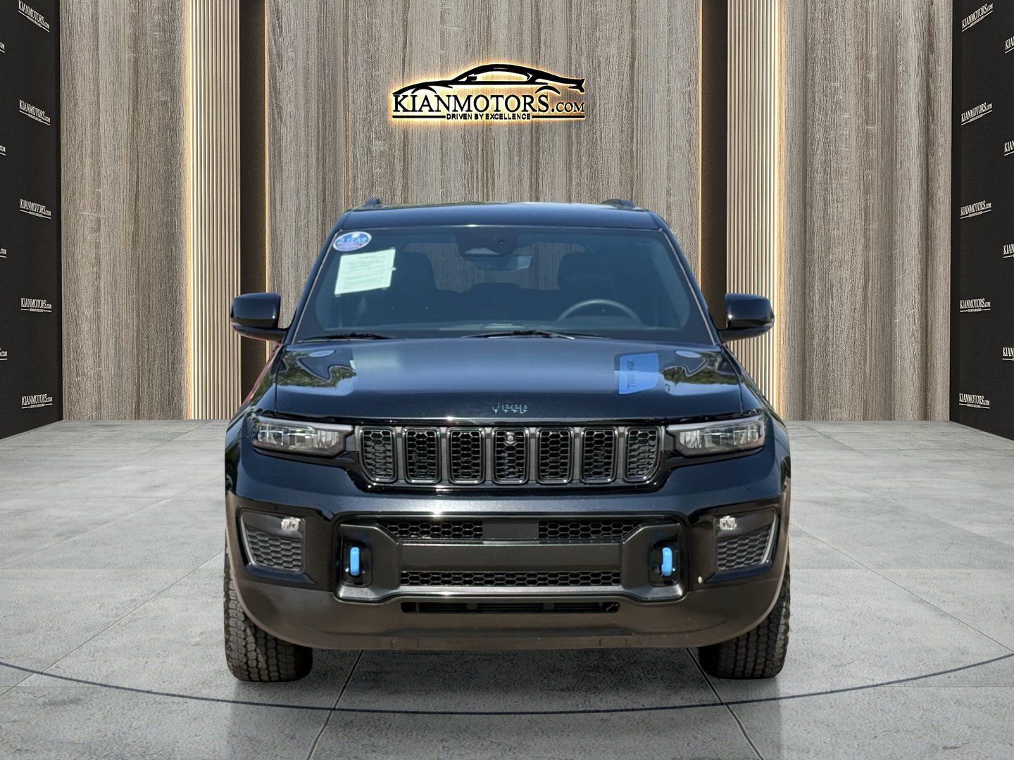 Used 2023 Jeep Grand Cherokee Trailhawk 4xe AWD/4WD image 2
