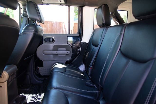 Used 2009 Jeep Wrangler Unlimited Rubicon w/ Dual Top Group image 25