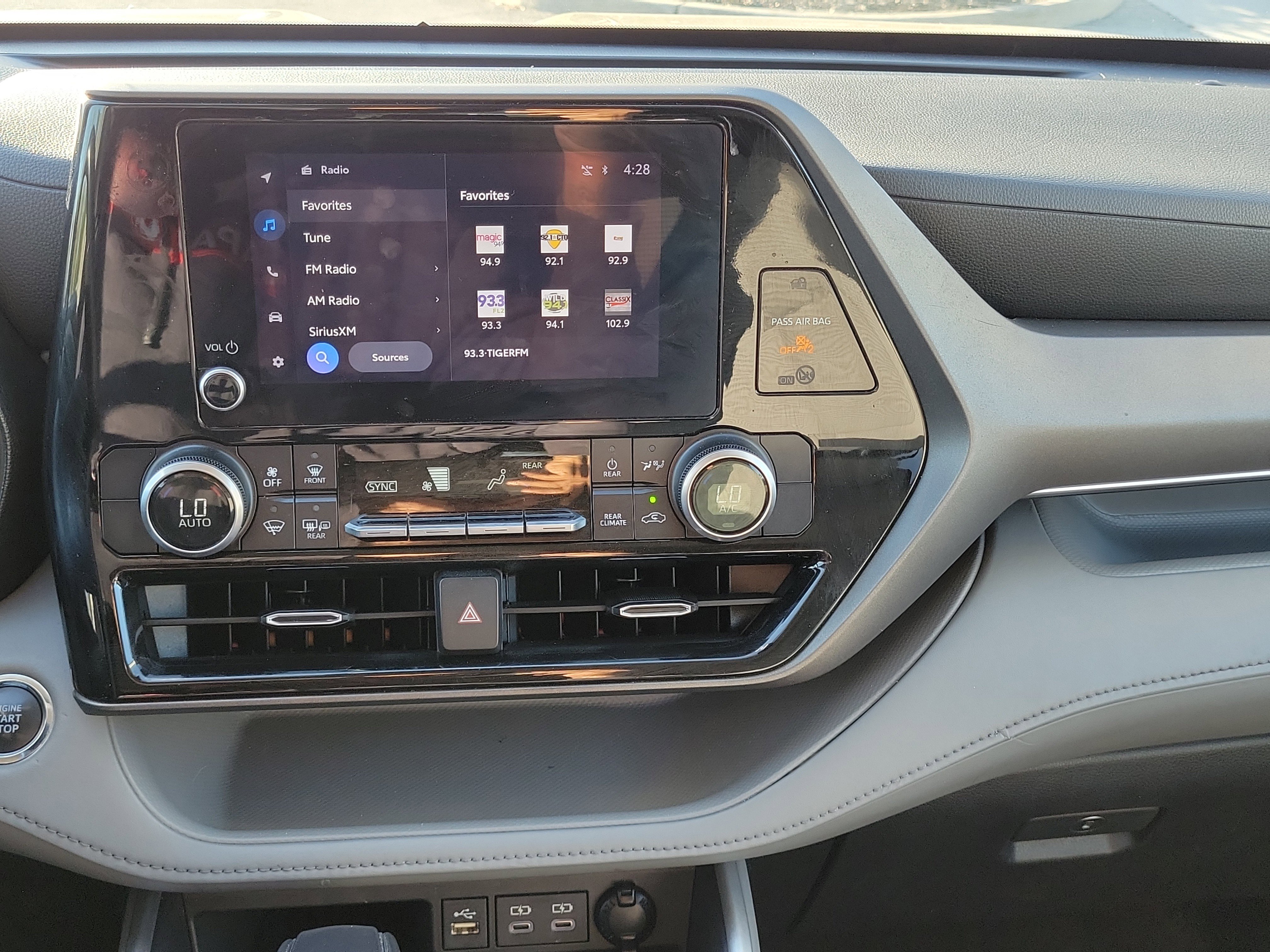 Used 2023 Toyota Highlander LE image 27