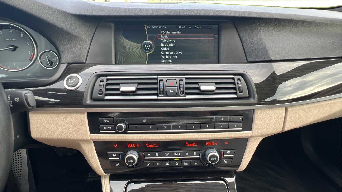 Used 2012 BMW 550i xDrive Sedan AWD/4WD image 31