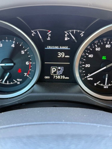 Used 2014 Toyota Land Cruiser image 13