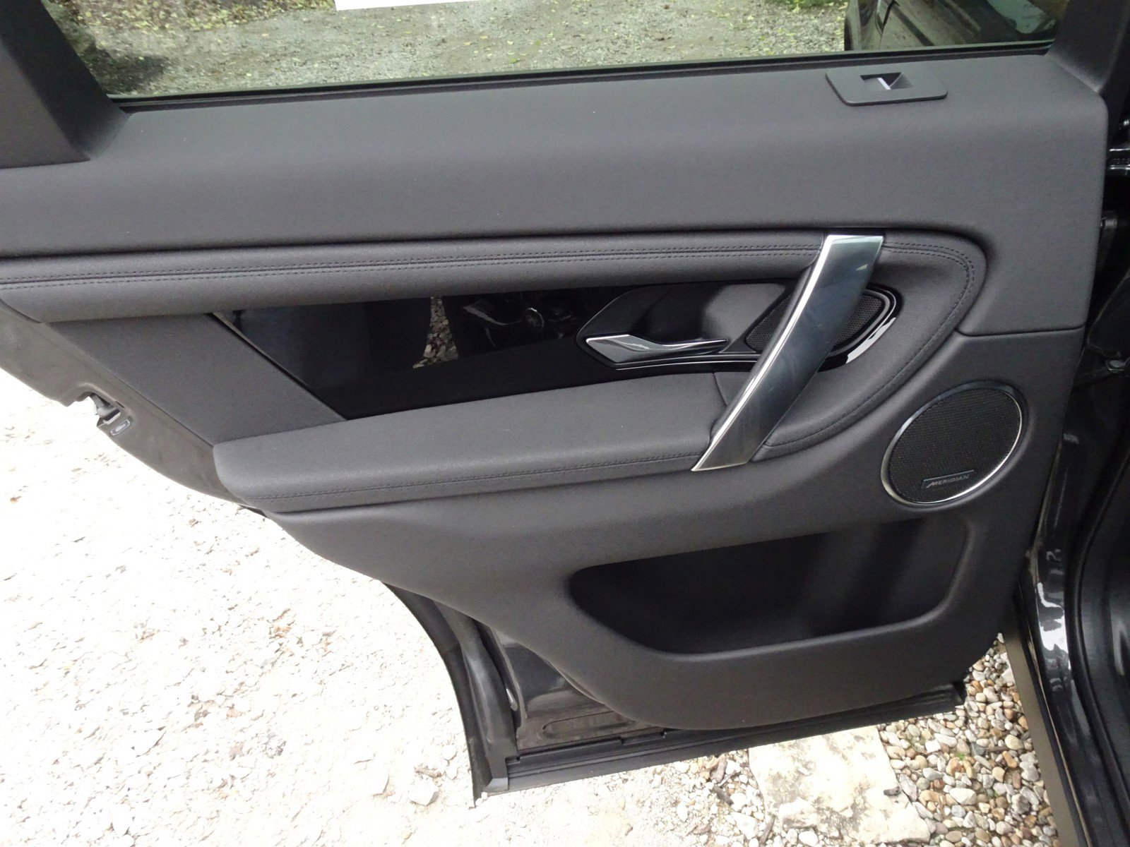 New 2025 Land Rover Discovery Sport S image 18