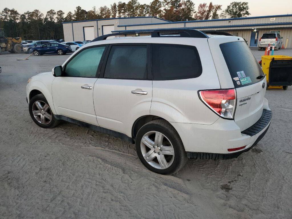 Used 2010 Subaru Forester 2.5X Premium AWD/4WD image 4