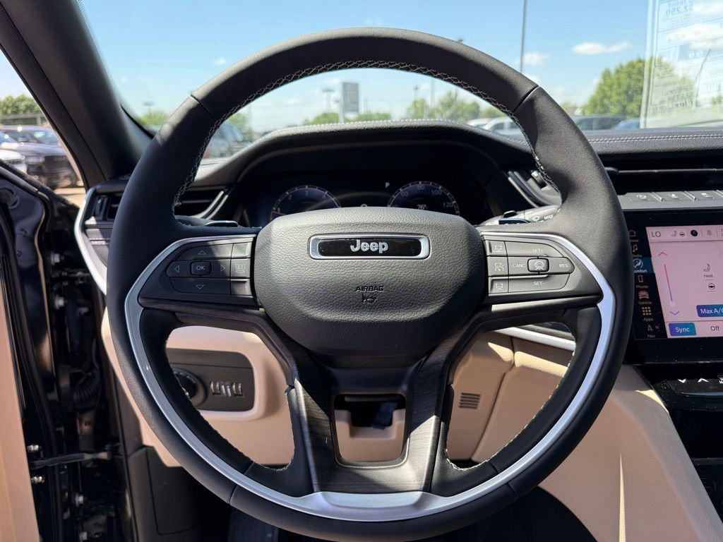 New 2026 Jeep Grand Cherokee Limited AWD/4WD image 12