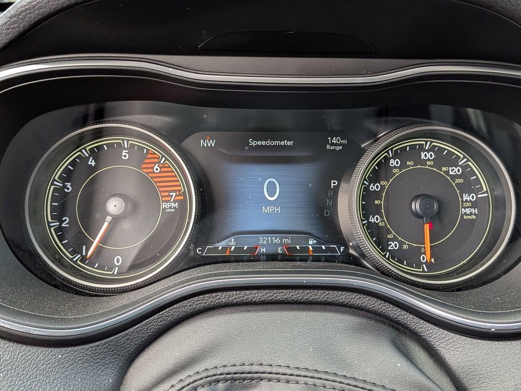 Used 2022 Jeep Cherokee Latitude Lux AWD/4WD image 16