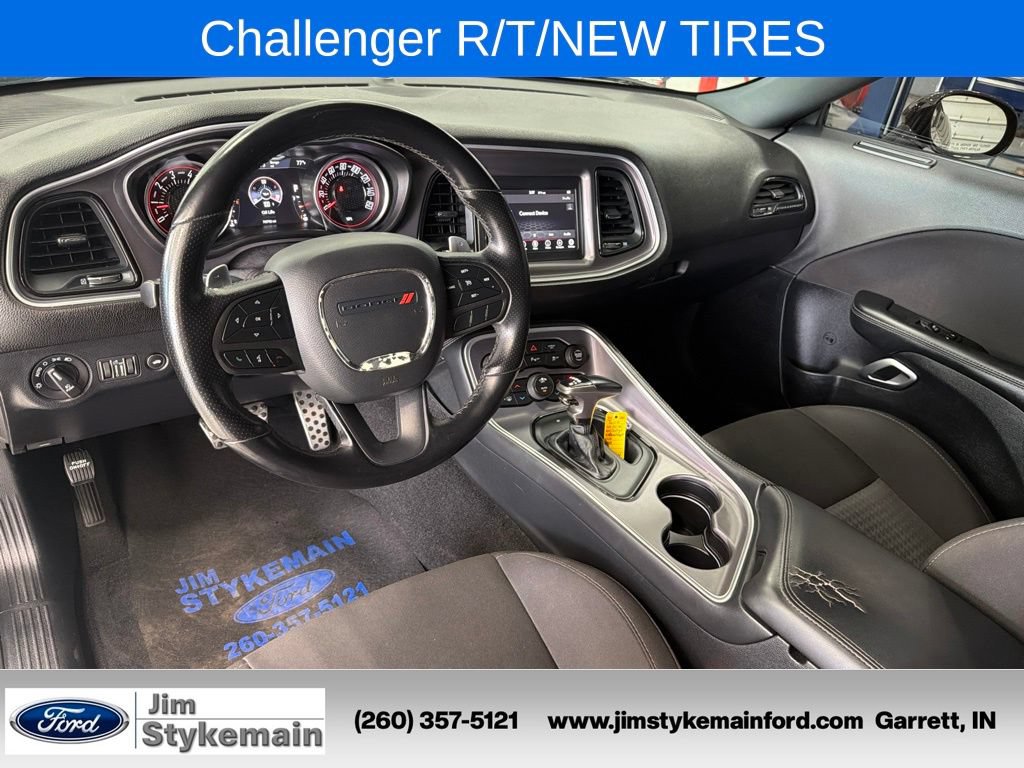 Used 2020 Dodge Challenger R/T RWD image 27