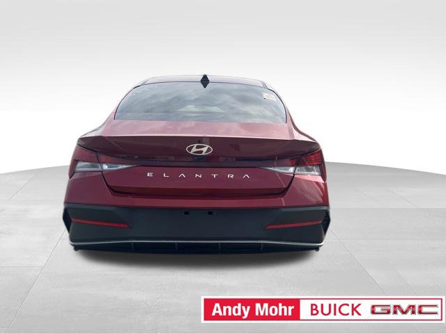 Used 2024 Hyundai Elantra SE FWD image 8