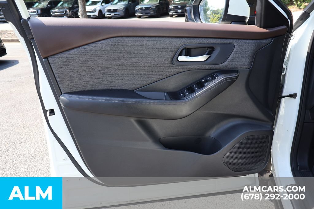 Used 2023 Nissan Rogue SV FWD image 10